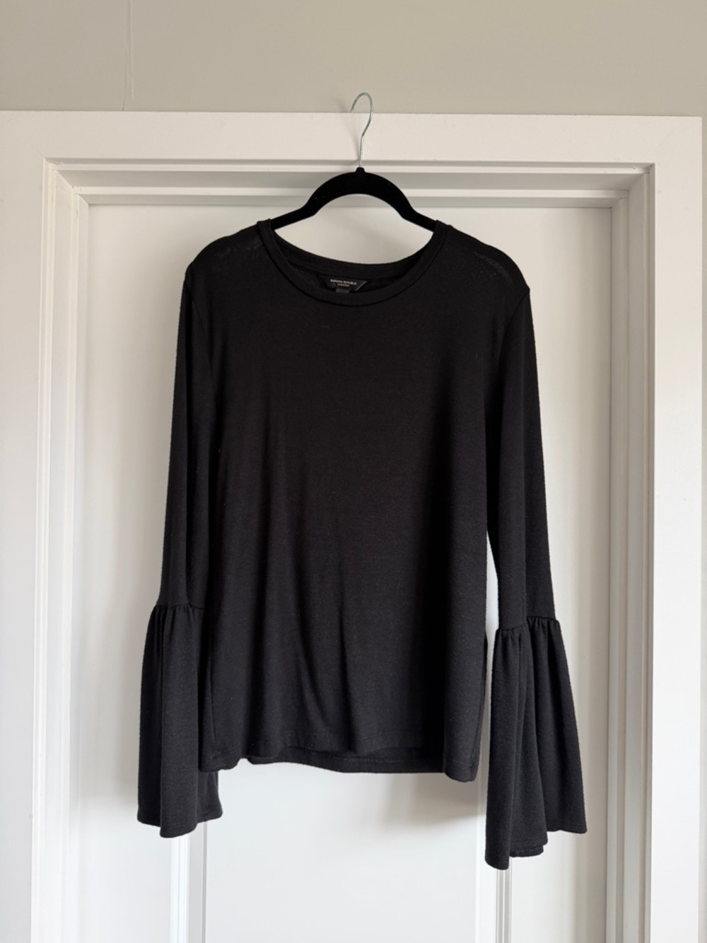 Banana Republic Black Bell-Sleeve Crewneck Long-Sleeve Tee Small